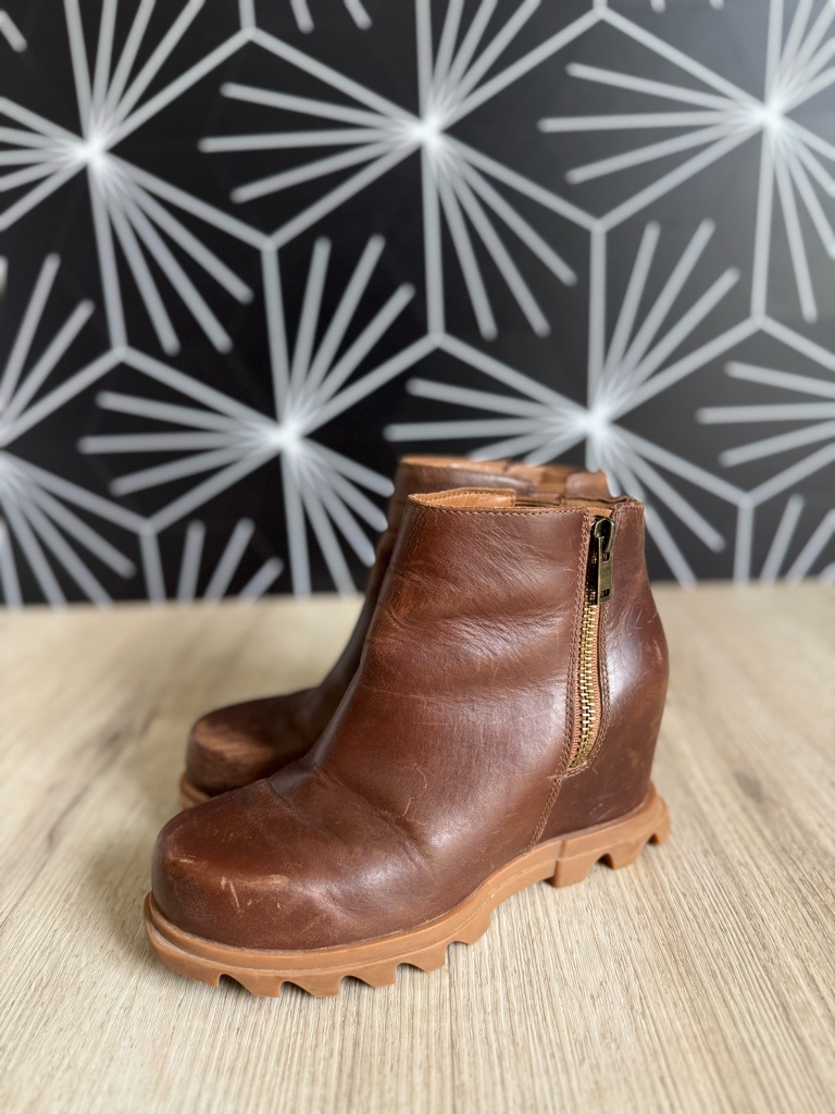 Sorel Joan Of Arctic Wedge Iii Zip Chelsea Boots